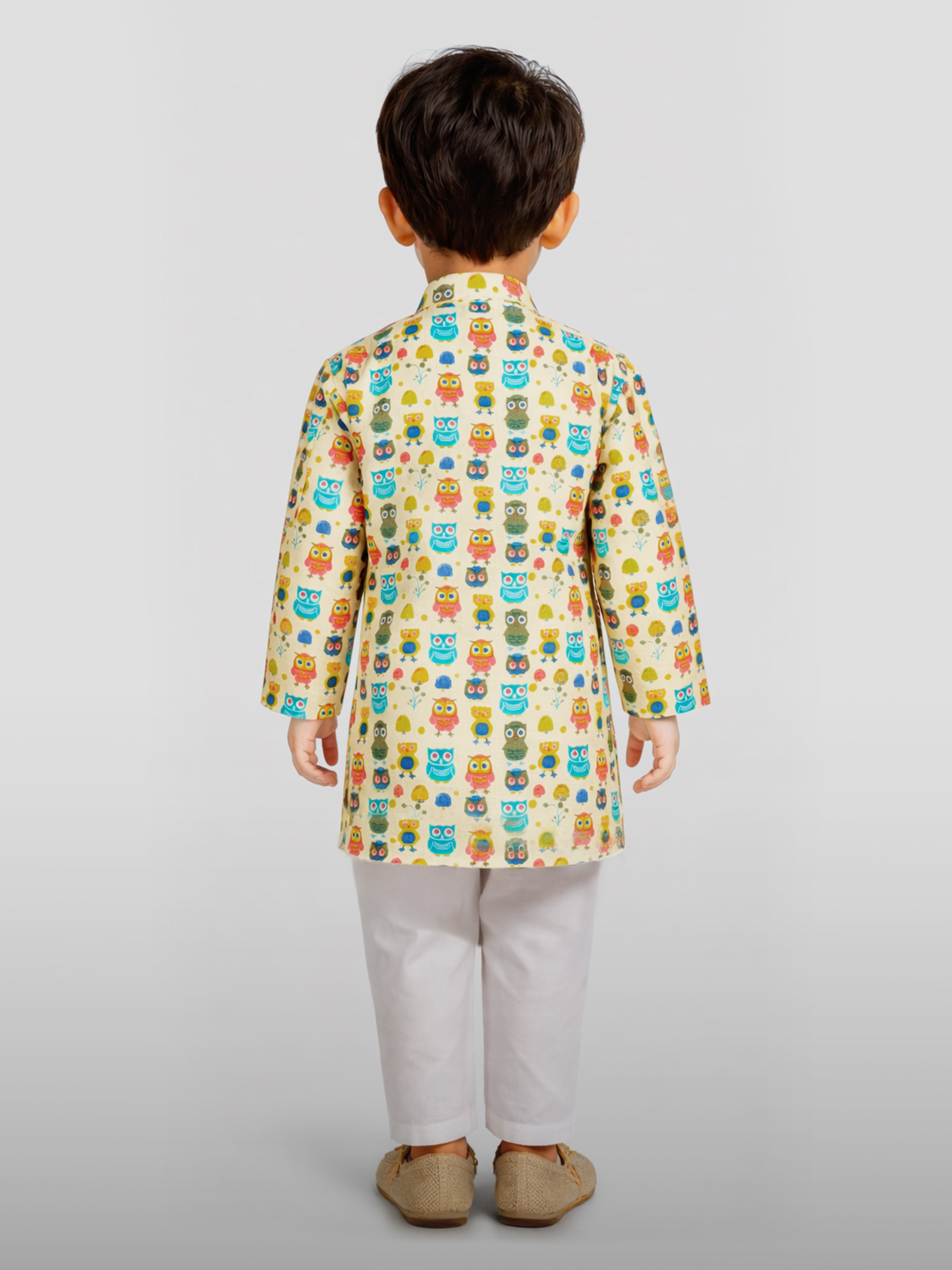 Baby Boys White base multicolor Pure Cotton Animal Print Kurta Pyjama Set
