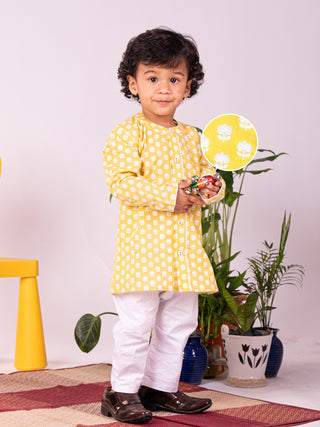 Vastramay Infant Boys Yellow And White Cotton Kurta Pyjama Set