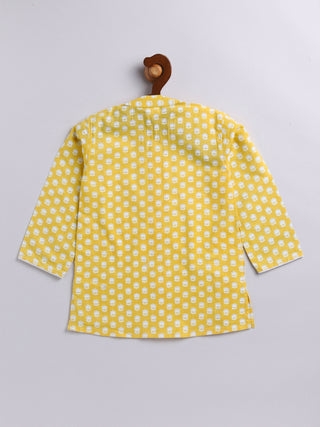 Vastramay Infant Boys Yellow And White Cotton Kurta Pyjama Set