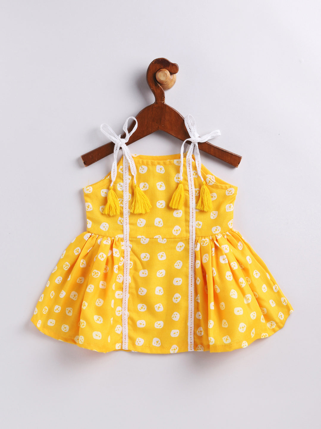 Girl's' Yellow Kurta And Dhoti Pant Set