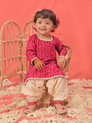 VASTRAMAY SISHU Girls Pink Bandhni Print Kurta And Patiala Set