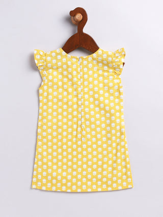 VASTRAMAY Girls' Yellow Kurta Set