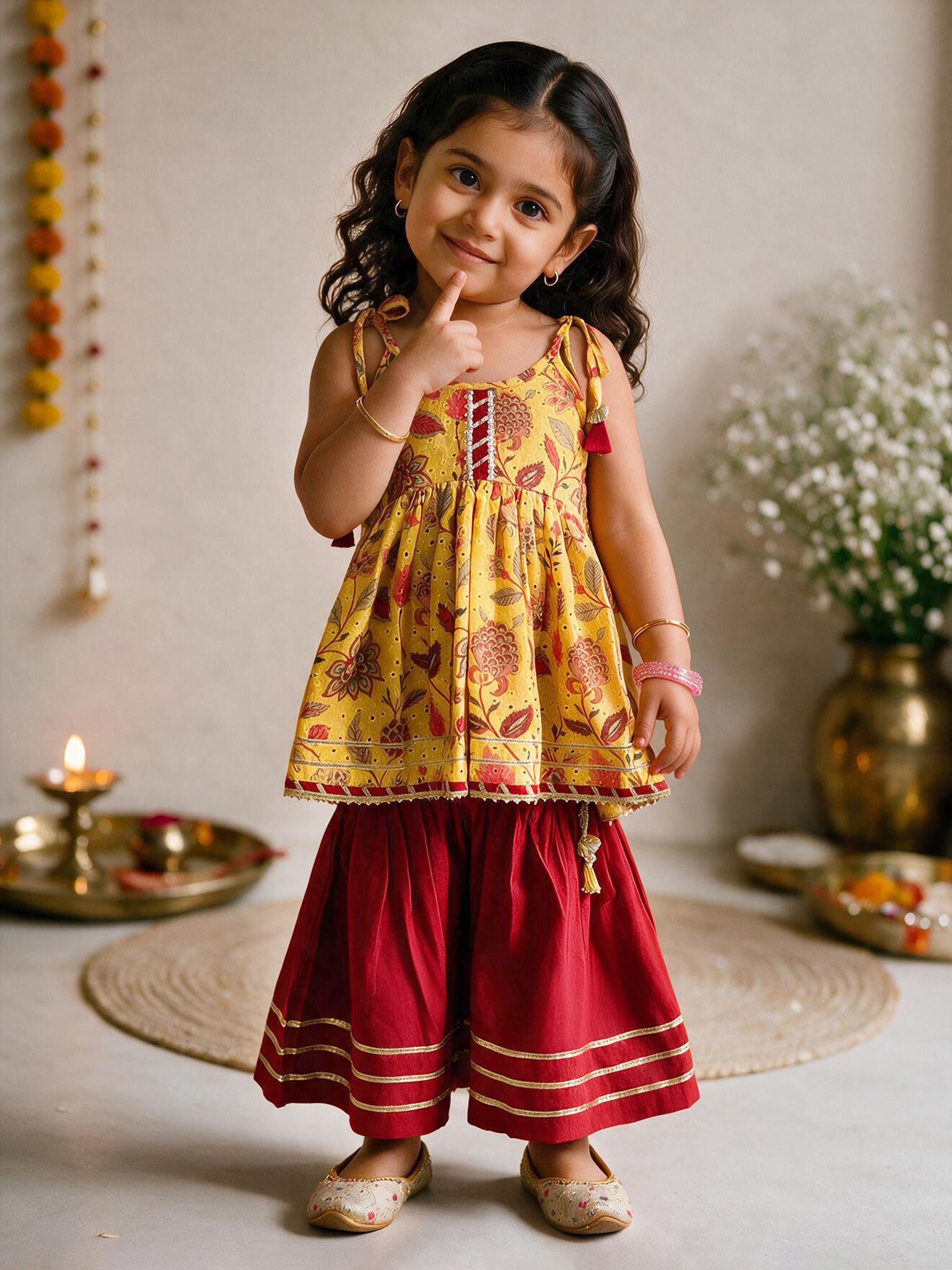 Girls Yellow Cotton-Blend Floral Print Thigh Length Kurta and Pyjama Set