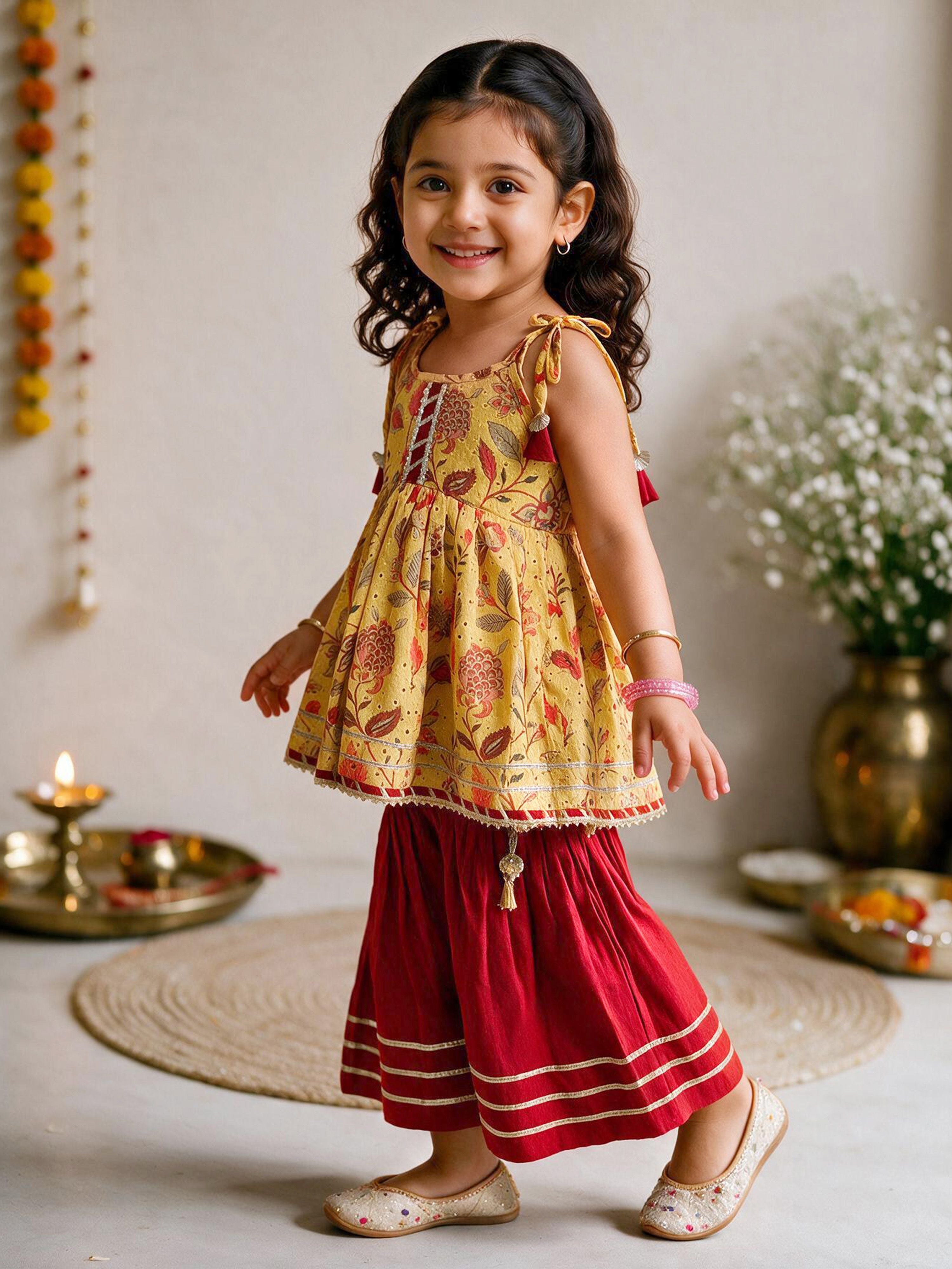 Girls Yellow Cotton-Blend Floral Print Thigh Length Kurta and Pyjama Set