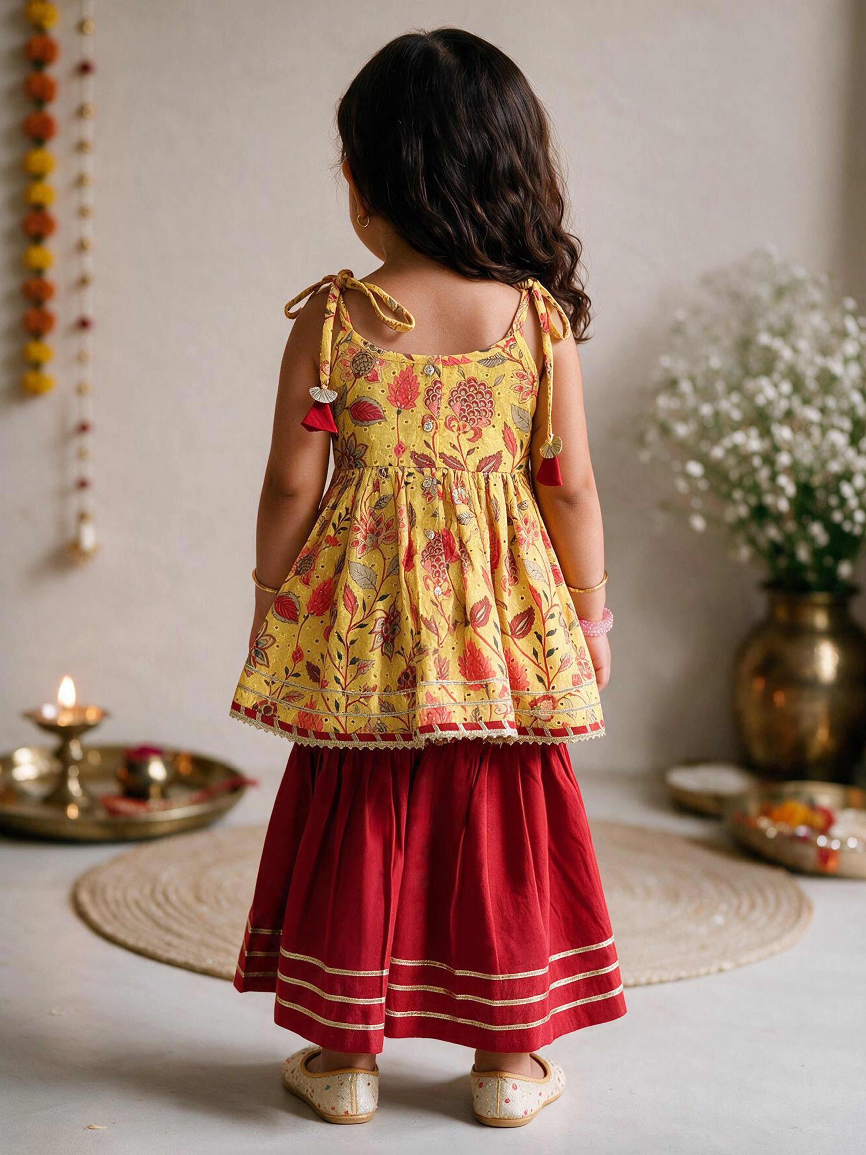 Girls Yellow Cotton-Blend Floral Print Thigh Length Kurta and Pyjama Set