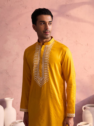 SHRESTHA BY VASTRAMAY Men's Yellow Silk Machine Embroidered Kurta Pyjama
