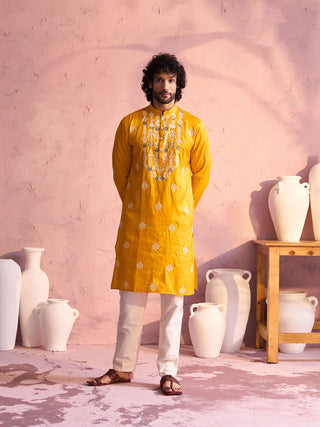 SHRESTHA By VASTRAMAY Men's Yellow Embroidered Silk Kurta Pyjama Set
