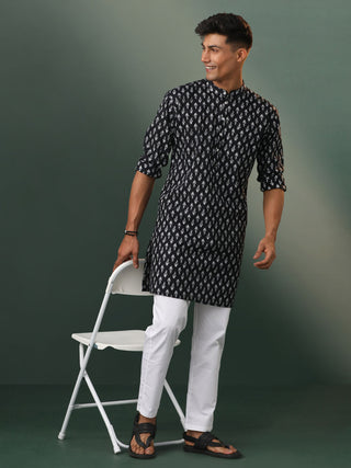 SHVAAS By VASTRAMAY Men's Black Color Printed Cotton Kurta and Pyjama Set