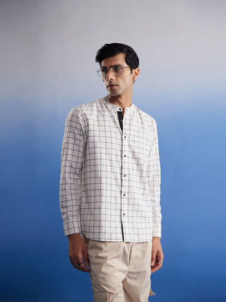 SHVAAS BY VASTRAMAY Men's White Checked Cotton Shirt