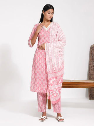 VASTRAMAY Women's Pink Cotton Kurta Set With Matching Dupatta