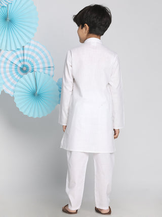 VASTRAMAY Boys White Kurta Pyjama Set With Prayer Cap