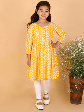 VASTRAMAY Girl's Orange Pure Cotton Chikankari Kurta With Leggings