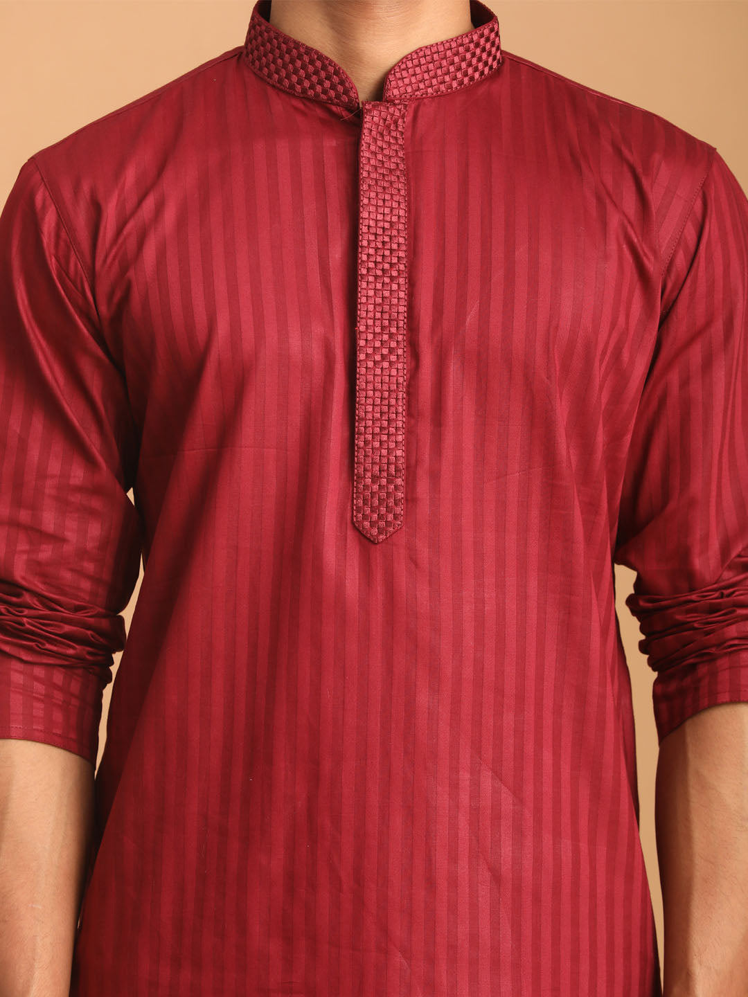 Men's Maroon Cotton Blend Solid Kurta