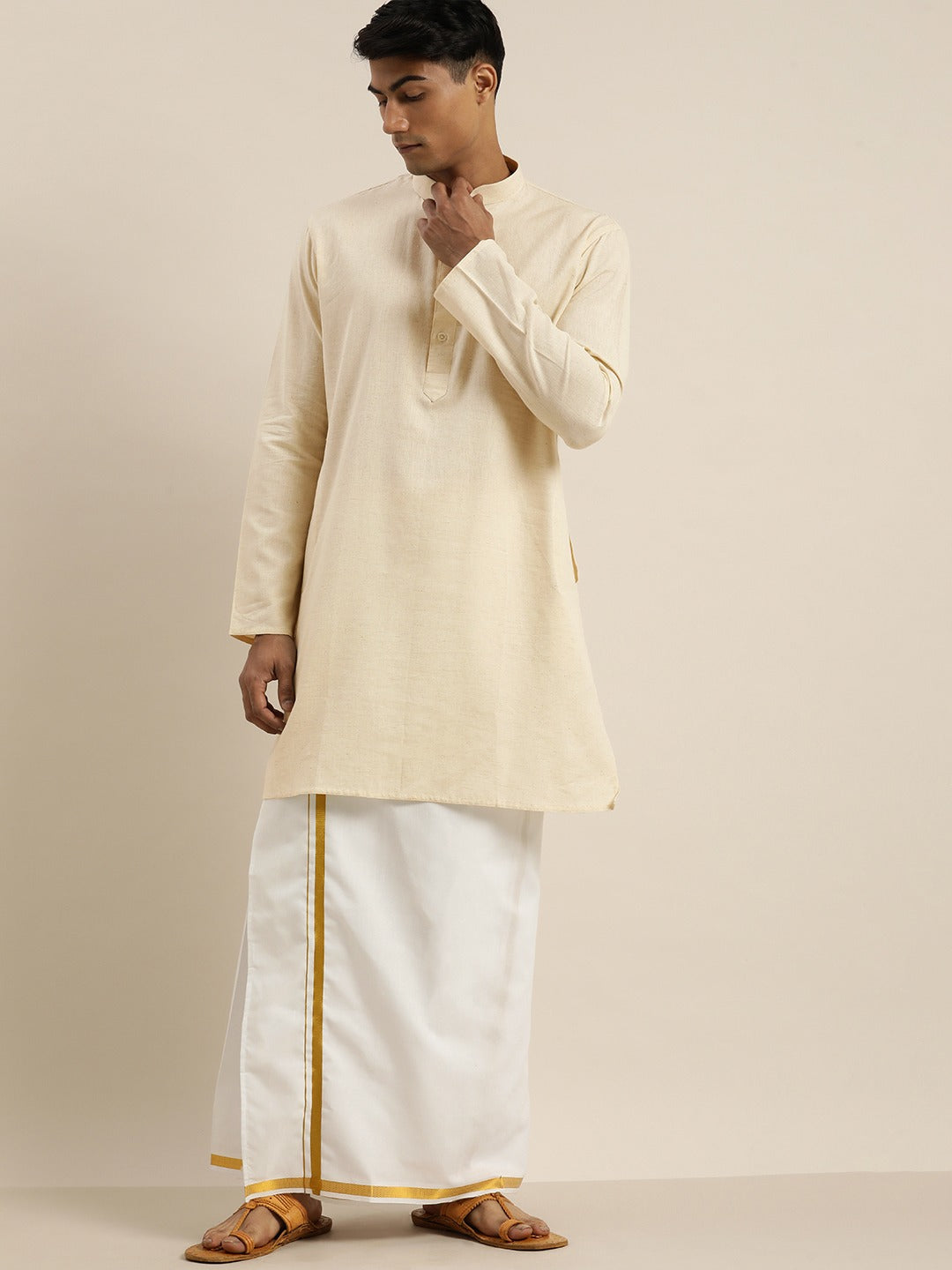 Men Cream Pure Cotton Kurta With Mundu