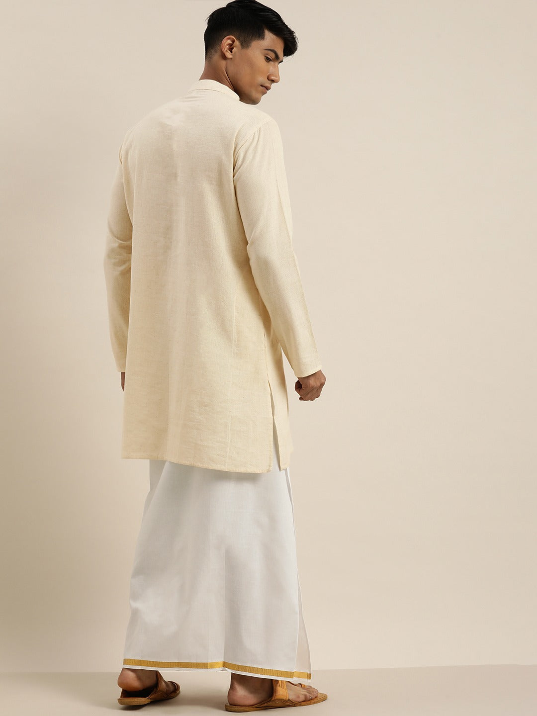 Men Cream Pure Cotton Kurta With Mundu