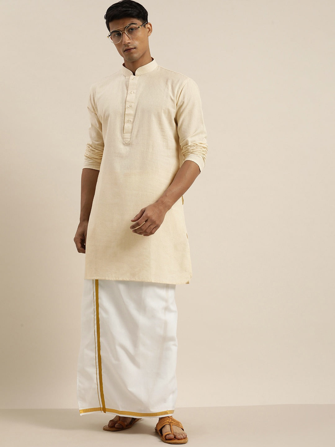 Men Cream Pure Cotton Kurta With Mundu