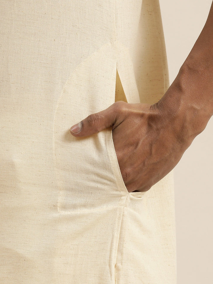Men Cream Pure Cotton Kurta With Mundu