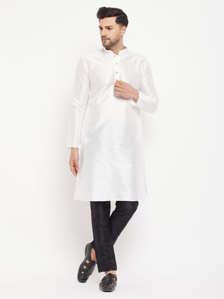 VM BY VASTRAMAY Men's White Cotton Silk Blend Kurta