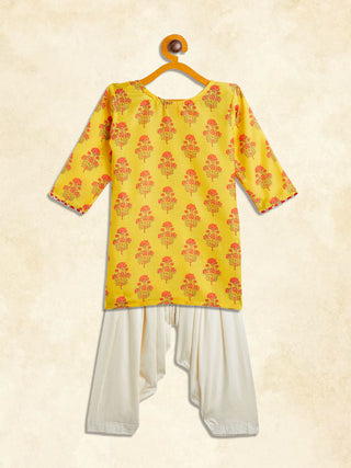 VASTRAMAY SISHU Girl's Orange-Base-Printed Cotton Blend Kurta Patiyala Set