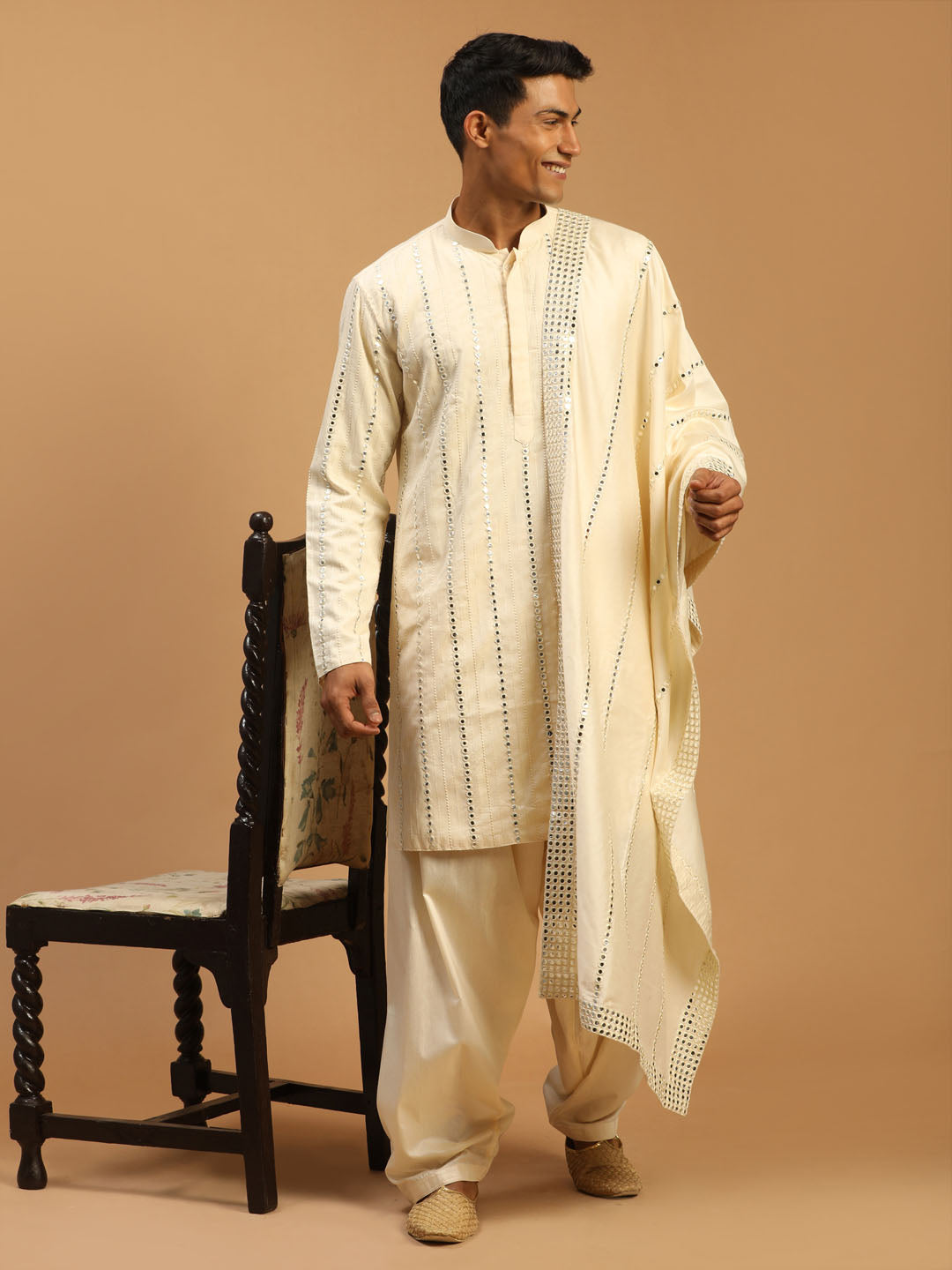 Buy White Floral Silk Brocade Shawl by Tarun Tahiliani Online at Aza  Fashions.