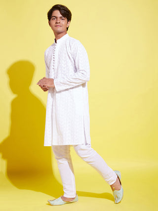 YUVA BY VASTRAMAY Boys White Embroidered Kurta with Pyjama Set