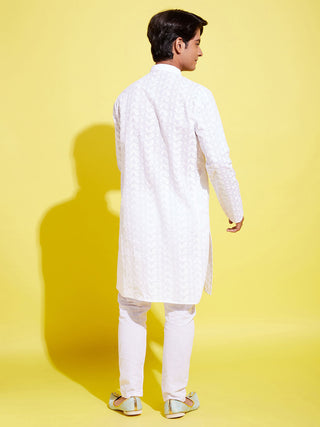 YUVA BY VASTRAMAY Boys White Embroidered Kurta with Pyjama Set